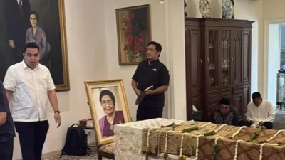 Istri Wapres ke-4 RI, Karlinah Umar Wirahadikusumah, Tutup Usia