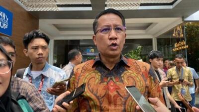 Menteri Hukum (Menkum) Supratman Andi Agtas usai memberi sambutan dalam kegiatan Indonesia Digital Conference (IDC) 2025 bertajuk Sovereign AI Menuju Kemandirian Digital yang diselenggarakan Asosiasi Media Siber Indonesia (AMSI), di Jakarta pada Rabu (22/10/2025)
