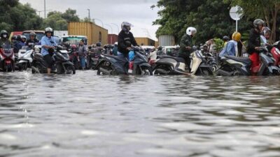 Tanggul Era Anies Baswedan Jebol, 5 RT di Jati Padang Jaksel Banjir