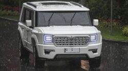 Pabrik Mobil Nasional Dinilai Jadi Titik Balik Industri Otomotif Indonesia Mobil kepresidenan Maung Garuda yang membawa Presiden Prabowo Subianto dan Perdana Menteri China Li Qiang saat menuju jamuan makan siang di Istana Kepresidenan