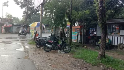 Titik Lokasi lahan yang Anda maksud berada tepat di depan Tugu Adipura di Rantauprapat, Kabupaten Labuhanbatu, Sumatera Utara.