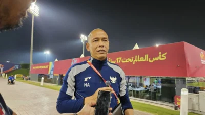 Nova Arianto Puas dengan Debut Kiper Muda Mike Rajasa Hoppenbrouwers