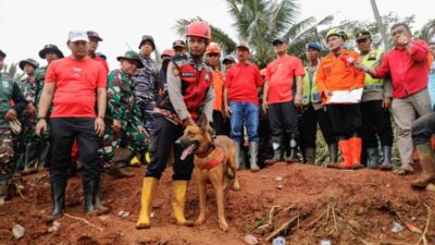 Percepat Pencarian Korban Longsor BNPB Modifikasi Cuaca di Desa Cibeunying, Cilacap