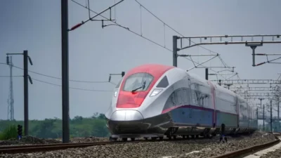 Penumpang Ceritakan Kereta Whoosh Mogok di Perjalanan ke Tegalluar
