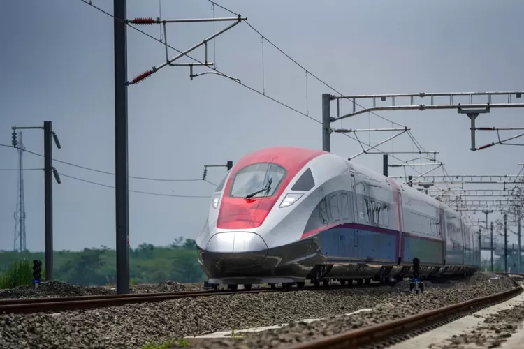 Penumpang Ceritakan Kereta Whoosh Mogok di Perjalanan ke Tegalluar