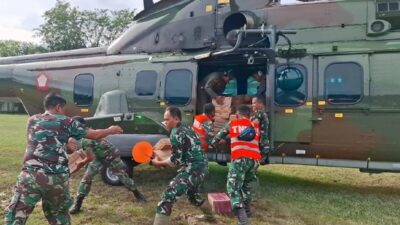 TNI AU Terbangkan Bantuan ke Sibolga, Logistik Dikirim Lewat Helikopter