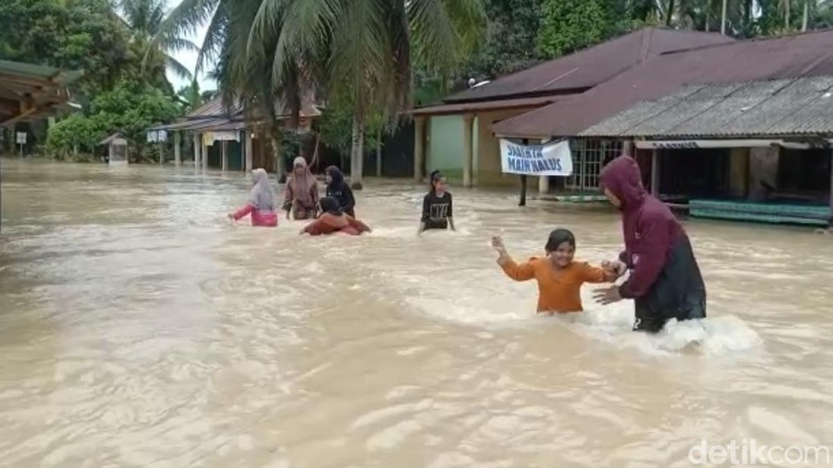 Banjir Padang Pariaman: 1.824 Warga Terdampak, Dua Luka Ringan