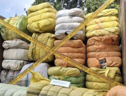 Polda Metro Jaya Bongkar Perdagangan Baju Bekas Impor Senilai Rp4,2 Miliar