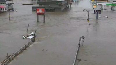 Banjir Bandang Terjang California Selatan di Malam Natal, Warga Diminta Mengungsi