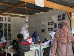 Nakes Bertaruh Nyawa Hadapi Medan Longsor untuk Jangkau Desa Terisolasi