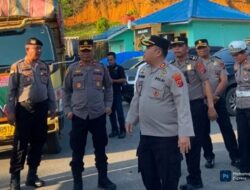 Polres Labusel Kirim 4 Truk Bantuan ke Korban Bencana Tapanuli