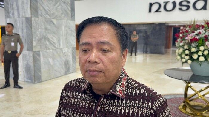 ketua komisi V DPR RI Lasarus