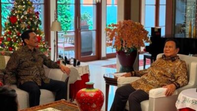 Hari Natal, Prabowo dan Putranya Didit Sambangi Rumah Luhut
