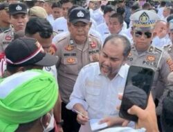 Mahasiswa Demo Kejari Paluta, Desak Periksa Kades Batang Pane II Diduga Jual Aset Desa