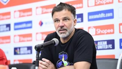 SEPAK BOLA -- Pelatih Thailand Lega Tak Satu Grup dengan Timnas Indonesia di Piala AFF 2026