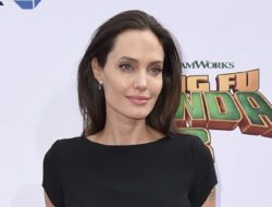 Angelina Jolie Tiba-Tiba Muncul di Rafah, Ada Apa?