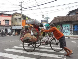 Pengamat: Becak Kayuh Tak Lagi Relevan di Era Digital