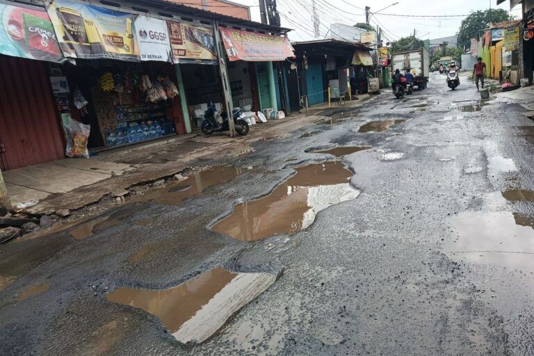 Jalan Raya Caringin Bekasi Diperbaiki, Anggaran Rp 3,5 Miliar