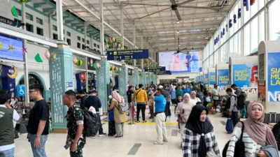 41 Ribu Penumpang KA Berangkat dari Jakarta di Hari Kedua Lebaran