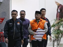 Resmi Ditahan KPK, Yaqut Bantah Terima Uang Korupsi Kuota Haji