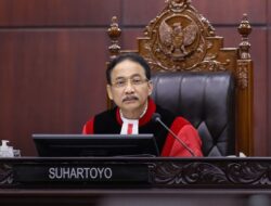 Petitum Tak Jelas, MK Tolak Uji Materi KUHP dan UU ITE yang Diajukan Roy Suryo Cs