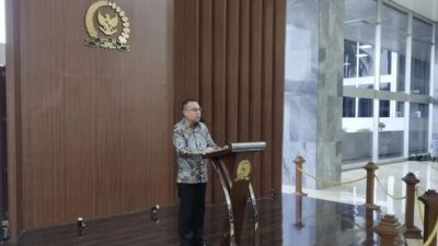 Redam Antrean di SPBU, Wakil Ketua DPR Tegaskan Tak Ada Kenaikan Harga BBM