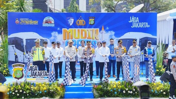 Lepas Pemudik Dari Polda Metro, Kapolri: Laka Lantas Turun 40% di Arus Mudik