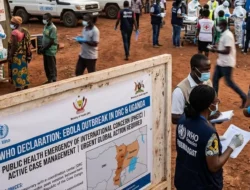 Wabah Ebola Meluas, Uganda Terapkan Larangan Kontak Fisik