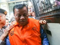 KPK Tahan Bupati Kuansing dan Dua Tersangka Kasus Suap Jual Beli Jabatan