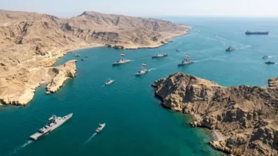 Pertempuran Sengit Pecah Antara Pasukan AS dan Iran di Selat Hormuz