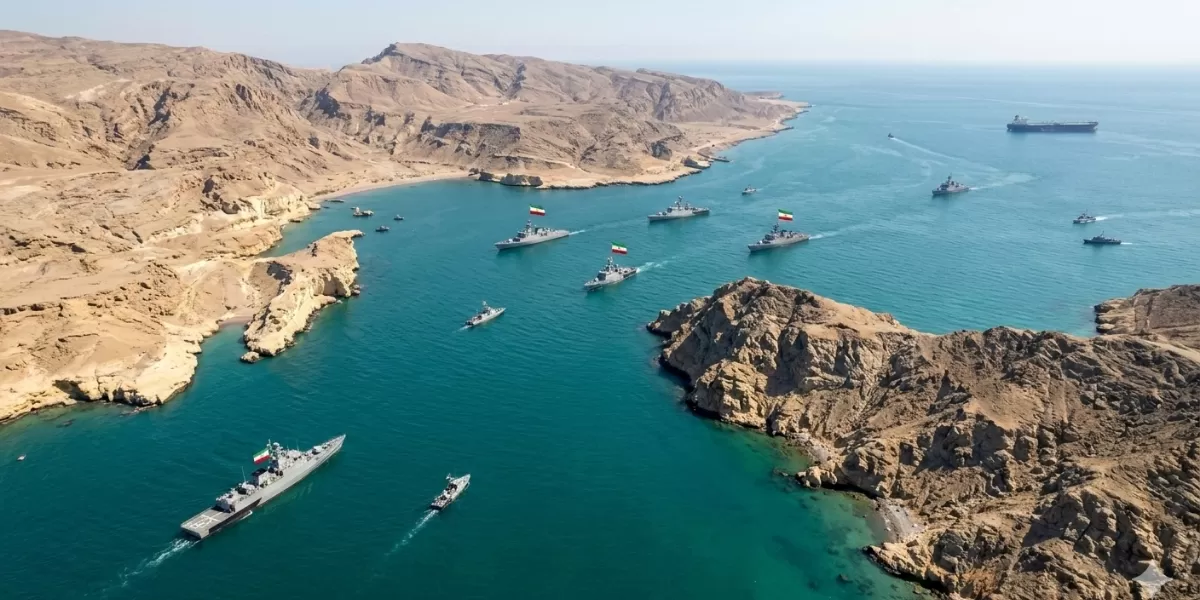 Pertempuran Sengit Pecah Antara Pasukan AS dan Iran di Selat Hormuz