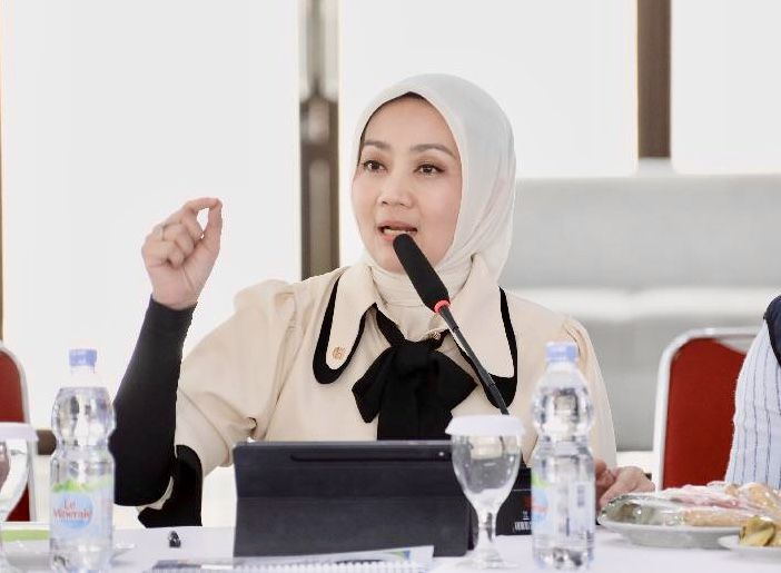 60 Ribu Maba Batal Masuk PTN Gara-Gara Biaya, DPR Semprot Karut-Marut Data Desil Bansos Kemenag-Kemensos!