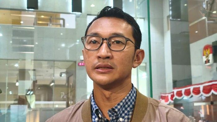 KPK Analisis Barang Bukti Hasil Penggeledahan Kantor Summarecon!