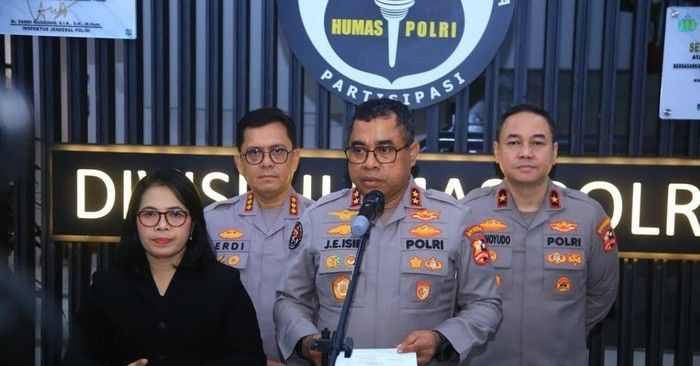 Polri Kerahkan SAR dan Tim DVI ke Flores NTT