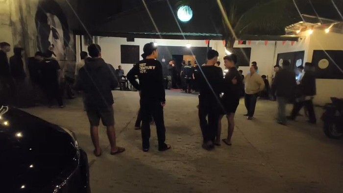Kafe di Bogor Ditutup, 71 Botol Miras Diamankan