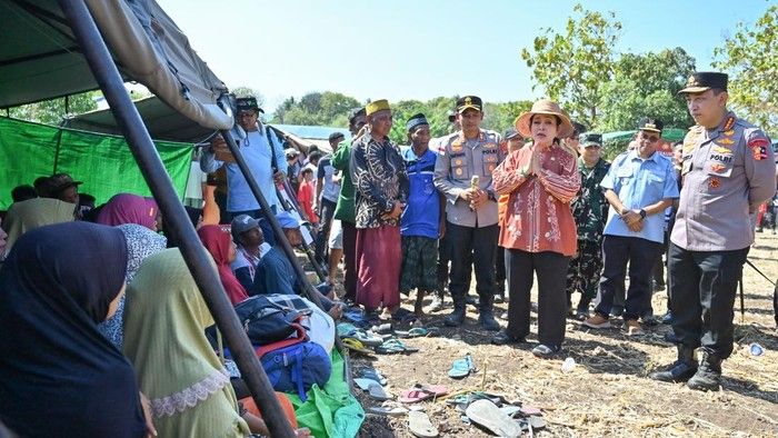 Kapolri Tinjau Dampak Gempa di Manggarai Timur