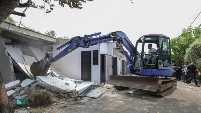 DPR dan Kemenimipas Sepakat Bongkar Bangunan “Apartemen” Liar di Lapas Cibinong