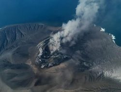 Erupsi Gunung Anak Krakatau Lumpuhkan Sejumlah Bandara, AHY Minta Keselamatan Penerbangan Diprioritaskan