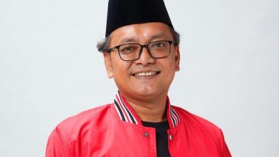 Jokowi Pamer KTA PSI, Jubir PDIP Sindir Soal Keabsahan Ijazah S1 UGM