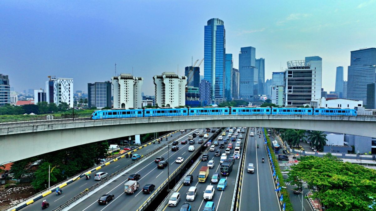 Jakarta Berawan Tebal pada Selasa Pagi
