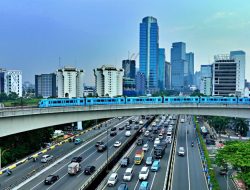 Pagi Ini Cerah, Jakarta Berpotensi Hujan Petir Siang Ini