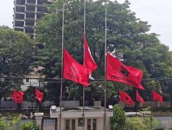 Guruh Wafat, PDIP Kibarkan Bendera Setengah Tiang