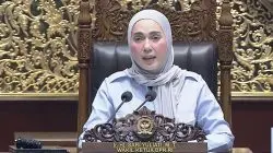 Puan dan Sari Yuliati Pimpin Paripurna DPR Sahkan Undang-Undang Satu Data Indonesia Puan dan Sari Yuliati Pimpin Paripurna DPR Sahkan Undang-Undang Satu Data Indonesia