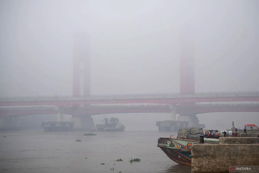Dikepung Asap Karhutla, Kualitas Udara Kota Palembang Masuk Level Sangat Berbahaya