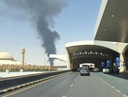 Bandara Saudi Diserang Houthi, 3 Orang Tewas