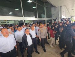 Kapolri Dampingi Dasco Temui Buruh di DPR, Apresiasi Aksi Berlangsung Tertib