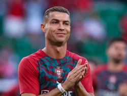 Ronaldo Kirim Pesan untuk Messi