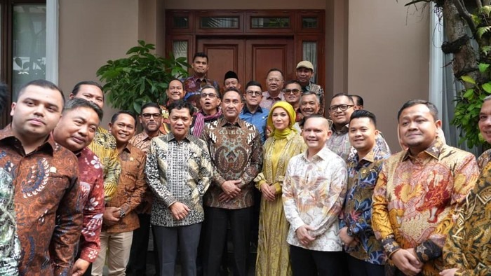 Kunjungi Rumah Kapolri Jenderal Suyudi, Komisi III DPR Bawa Catatan Soal Oknum Arogan