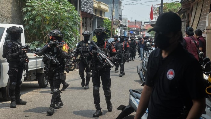 Polri Gerebek Kampung Narkoba Serentak, 24 Orang Diamankan